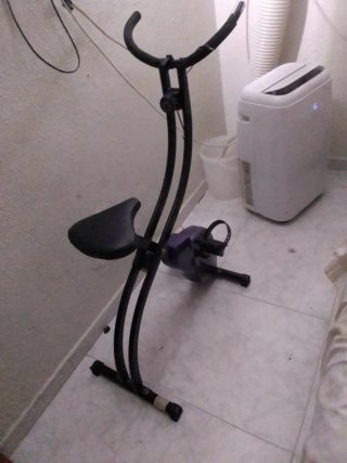 Bicicleta estática para ejercicio
