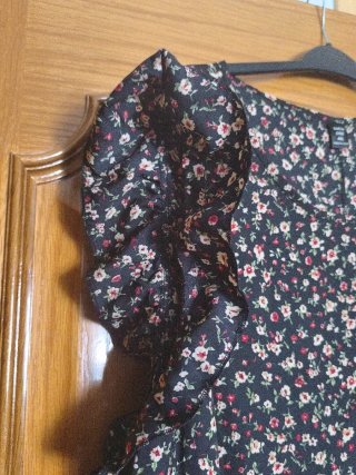 Vestido negro estampado floral