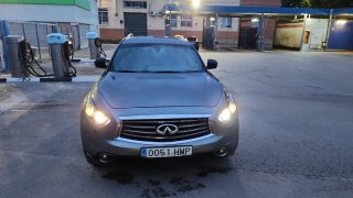 Infiniti FX30 2012