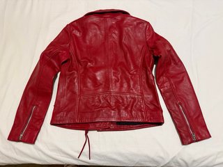 Cazadora motera de mujer en auténtica piel roja