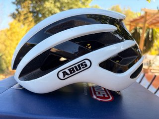 Casco Abus Airbreaker Blanco