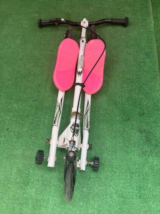 Patinete de 3 ruedas rosa