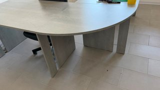 Scrivania angolare in pietra e legno
