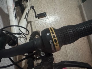 Bicicleta Blanca y Roja - Sin Uso