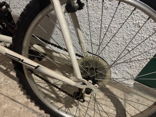 Bicicleta Blanca y Roja - Sin Uso