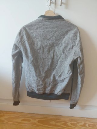 Chaqueta Zara Man Gris y Verde