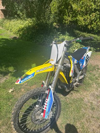 Suzuki RMZ 250 4T | FMF + Boyesen + extras