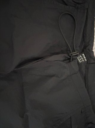Pantalón de nylon negro