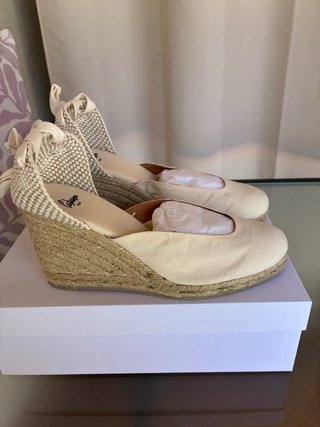Alpargatas Castañer cuña beige 9cm