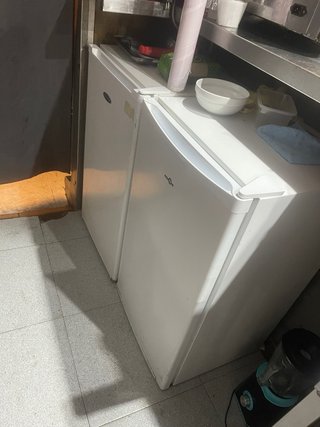 Nevera mini 2 en 1: Refrigerador y Hielera