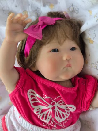 Bebé Reborn Asiática