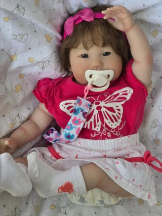 Bebé Reborn Asiática