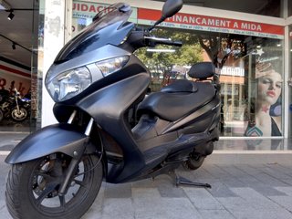 Suzuki Burgman 200 Negra