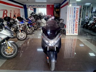 Suzuki Burgman 200 Negra