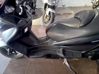 Suzuki Burgman 200 Negra