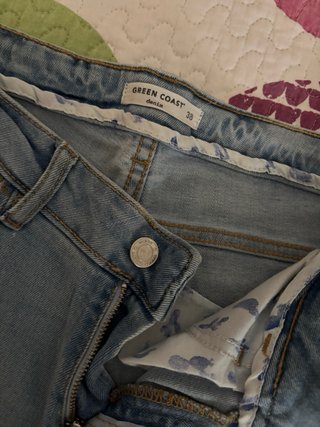 Pantalón vaquero desgastado
