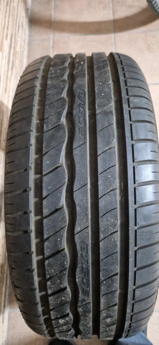 Rueda 225/45 R17 con llanta