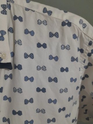 Camicia maniche corte fantasia papillon