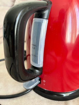 Hervidor de agua Russell Hobbs rojo