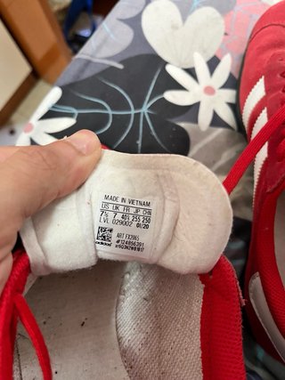 Adidas Gazelle Rojas Talla 40 2/3