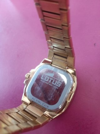 Reloj Lotus 19049 Dorado