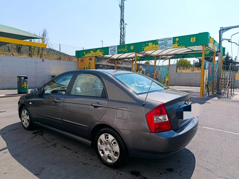 KIA Cerato 2004 - foto 1