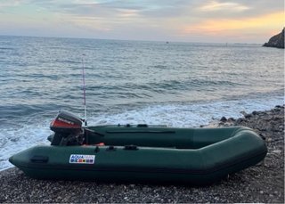 Semirrígida Aquapark 330 + Motor Mariner 8CV
