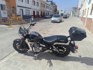 Keeway Superlight 125 Negra