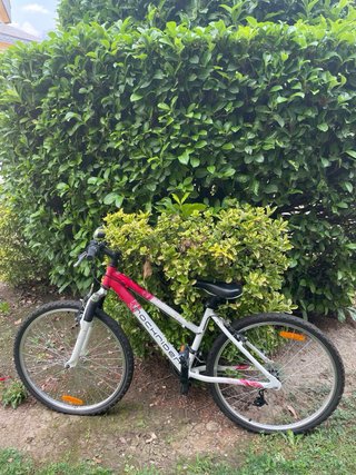 Bicicleta Rockrider Blanca y Roja