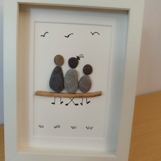 Cuadro artesanal familiar de piedra y madera 15x20