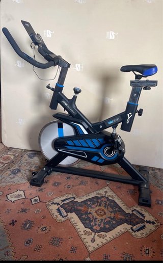 Bicicleta Spinning Negra y Azul modelo Rider