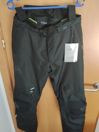 Chaqueta y pantalón moto