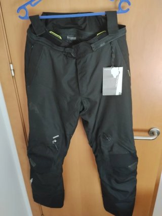 Chaqueta y pantalón moto