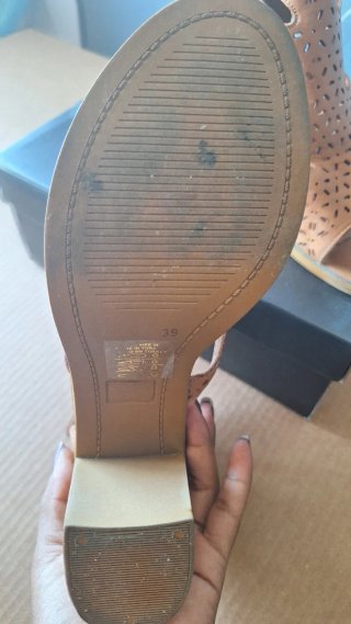Sandalias Carmela Piel Talla 39 Caladas