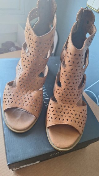 Sandalias Carmela Piel Talla 39 Caladas