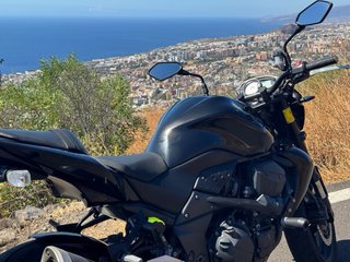 Kawasaki Z750 Naked Negra