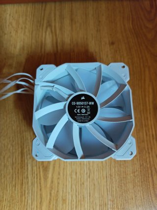 3x Corsair SP120 RGB Elite performance blancos