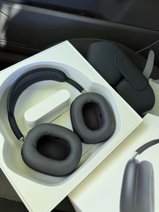 Apple AirPods Max Space Gray