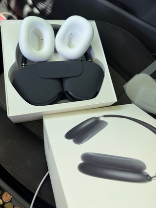 Apple AirPods Max Space Gray