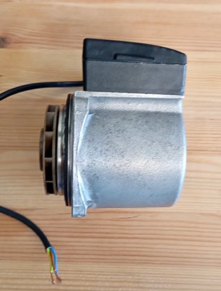 MOTORE POMPA CALDAIA GRUNDFOS UPS015-60 CACAO