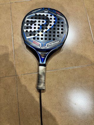 2 Palas de Pádel Bullpadel K3 Pro y una Dunlop