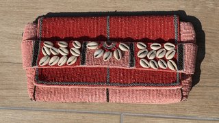 Bolso Parfois de abalorios y conchas