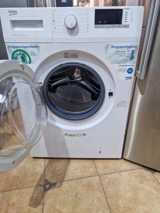 Nevera Siemens y Lavadora Beko