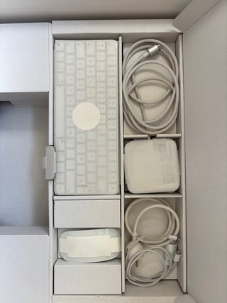 iMac M3 24” 8GB RAM 256GB SSD 8-core GPU