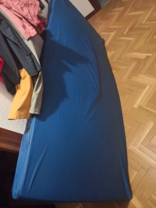 Cama articulada con colchón antiescaras