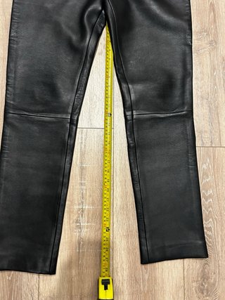 Pantalón Cuero Negro Bockle