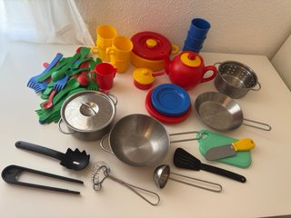Cocinita Ikea + Complementos + Comida + Menaje