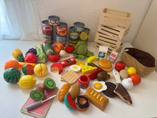 Cocinita Ikea + Complementos + Comida + Menaje