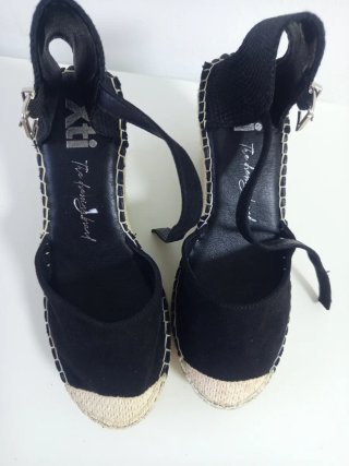 Zapatos esparto negros con cuña