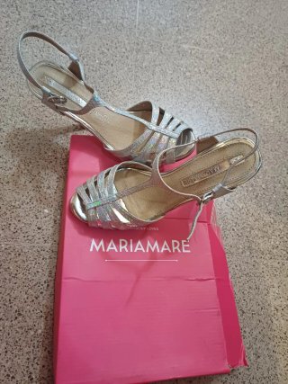 Sandalias tacón plateadas MARIAMARE